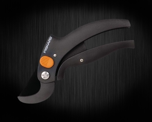 Контактный секатор с Рычажным Приводом™ Fiskars