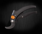 Контактный секатор с Рычажным Приводом™ Fiskars